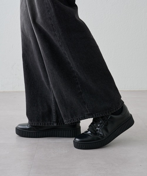 COLONY 2139（コロニートゥーワンスリーナイン）の「フェイクレザー厚底スニーカー（スニーカー・メンズ・ブラック/ホワイト・LARGE/MEDIUM）」の19枚目の写真