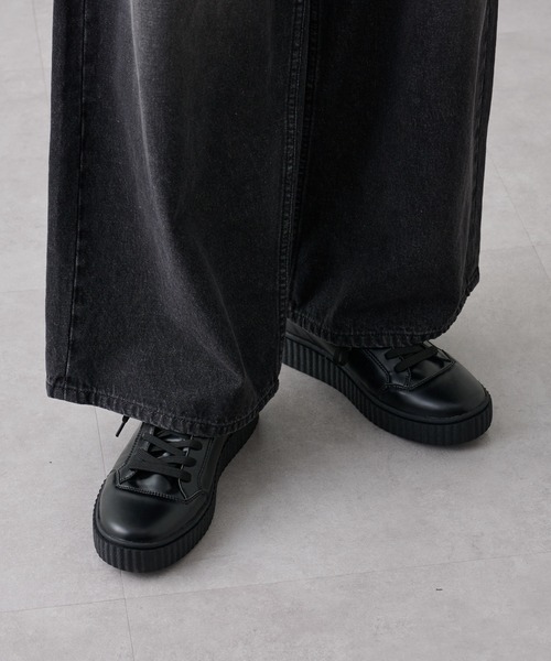 COLONY 2139（コロニートゥーワンスリーナイン）の「フェイクレザー厚底スニーカー（スニーカー・メンズ・ブラック/ホワイト・LARGE/MEDIUM）」の14枚目の写真