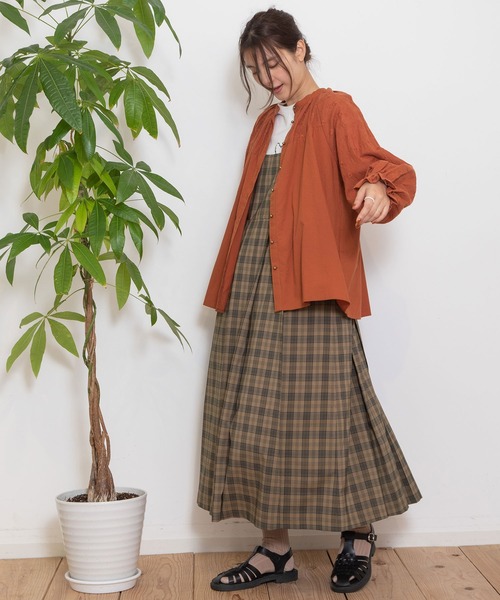 POU DOU DOU（プードゥドゥ）の「エンブロイダリーギャザー袖ブラウス（シャツ/ブラウス・レディース・ダークグレー/オフホワイト/レンガ・3）」の22枚目の写真