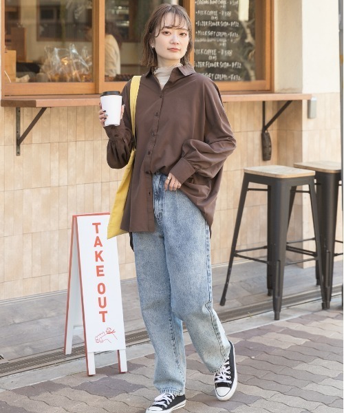ad thie(アドティエ)の「オーバーサイズ ピーチスキンシャツ(シャツ/ブラウス・レディース・ナチュラル/ピンク/ブルー/ブラック/ダークブラウン/カーキ・MEDIUM/LARGE)」の9枚目の写真