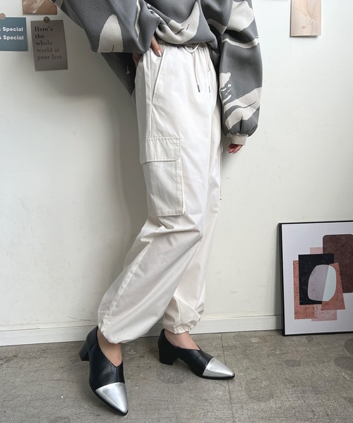 Futier land(フューティアランド)の「トゥコンビVカットポインテッドトゥシューズ(ローファー・レディース・ブラック/シルバー・38/39/40/36/37)」の7枚目の写真