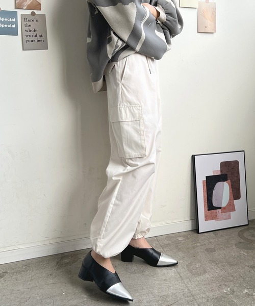 Futier land(フューティアランド)の「トゥコンビVカットポインテッドトゥシューズ(ローファー・レディース・ブラック/シルバー・38/39/40/36/37)」の8枚目の写真