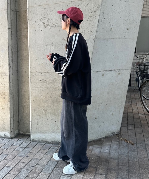 kutir（クティール）の「裏起毛ラインスウェットプルオーバー（スウェット・レディース・ブラック/オートミール/ネイビー・FREE）」の11枚目の写真