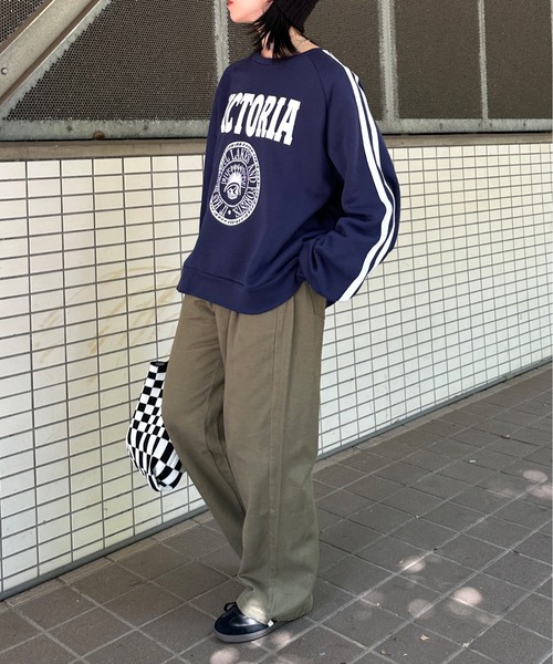 kutir（クティール）の「裏起毛ラインスウェットプルオーバー（スウェット・レディース・ブラック/オートミール/ネイビー・FREE）」の5枚目の写真