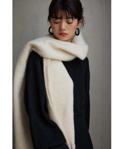 AZUL by moussy(アズールバイマウジー)の「フラッフィーストール(ストール/ショール・レディース・マルチ/ブルー/ブルー系その他/アイボリー・FREE)」の2枚目の写真