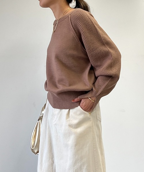 un dix cors（アンディコール）の「袖畦クルーネックニット（ニット/セーター・レディース・モカ/アイボリー/レッド・FREE）」の10枚目の写真