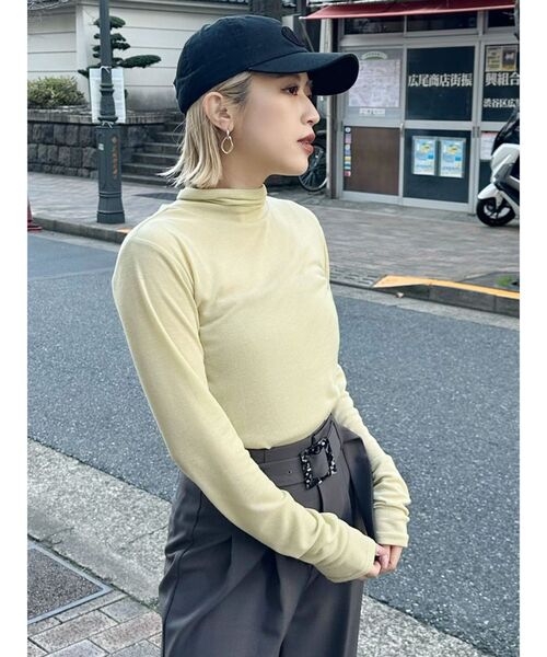 MURUA（ムルーア）の「シアータートルネックカットソー（Tシャツ/カットソー・レディース・ブラック/ホワイト/ブルー/ライトイエロー・FREE）」の13枚目の写真