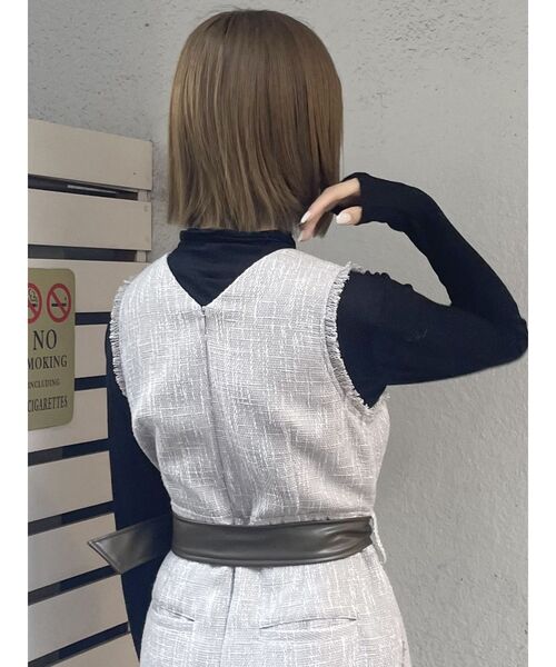 MURUA（ムルーア）の「シアータートルネックカットソー（Tシャツ/カットソー・レディース・ブラック/ホワイト/ブルー/ライトイエロー・FREE）」の9枚目の写真