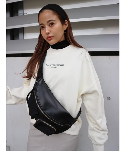 TRUNC(トランクエイティーエイト)の「Multi Pocket Cross Body Bag(ボディバッグ/ウエストポーチ・レディース・ブラック・FREE)」の3枚目の写真