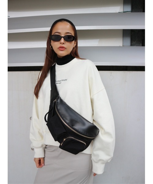 TRUNC(トランクエイティーエイト)の「Multi Pocket Cross Body Bag(ボディバッグ/ウエストポーチ・レディース・ブラック・FREE)」の5枚目の写真