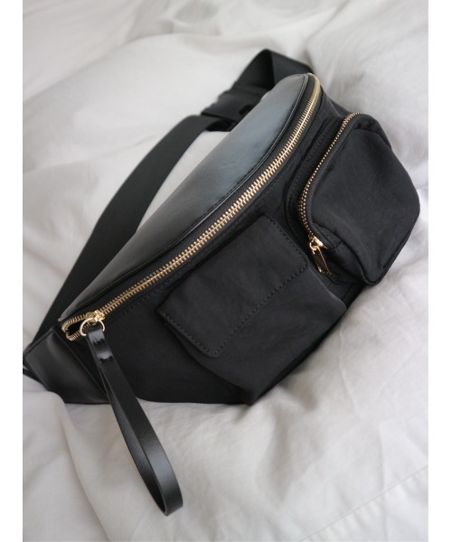 TRUNC(トランクエイティーエイト)の「Multi Pocket Cross Body Bag(ボディバッグ/ウエストポーチ・レディース・ブラック・FREE)」の10枚目の写真