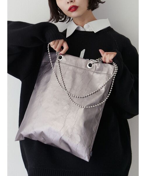 jouetie(ジュエティ)の「jouetieメタリックトートバッグ(トートバッグ・レディース・ゴールド/ブルー/ピンク/シルバー/グレー/パープル・FREE)」の2枚目の写真