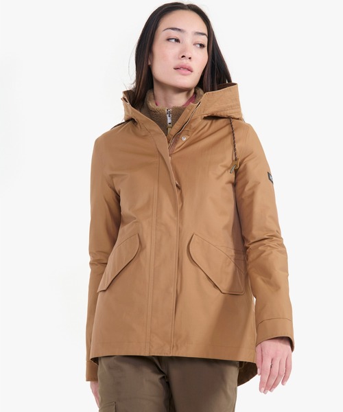 AIGLE(エーグル)の「透湿防水 フィッシュテールフーデッドジャケット / マウンテンパーカー(マウンテンパーカー・レディース・レッド系その他/ホワイト/モスグリーン/ネイビー/ライトブラウン/レッド/ベージュ/ブラウン・36/34/38/40/35)」の3枚目の写真