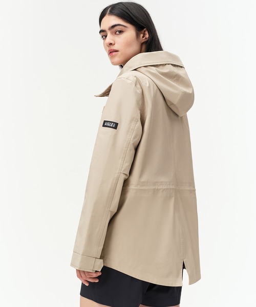 AIGLE(エーグル)の「透湿防水 フィッシュテールフーデッドジャケット / マウンテンパーカー(マウンテンパーカー・レディース・レッド系その他/ホワイト/モスグリーン/ネイビー/ライトブラウン/レッド/ベージュ/ブラウン・36/34/38/40/35)」の17枚目の写真