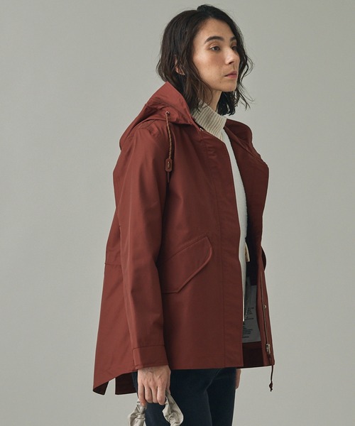 AIGLE(エーグル)の「透湿防水 フィッシュテールフーデッドジャケット / マウンテンパーカー(マウンテンパーカー・レディース・レッド系その他/ホワイト/モスグリーン/ネイビー/ライトブラウン/レッド/ベージュ/ブラウン・36/34/38/40/35)」の9枚目の写真