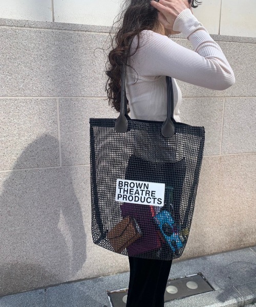 THEATRE PRODUCTS（シアタープロダクツ）の「BROWNネームメッシュトート-M-（トートバッグ・レディース・アイボリー/ブラック・FREE）」の12枚目の写真