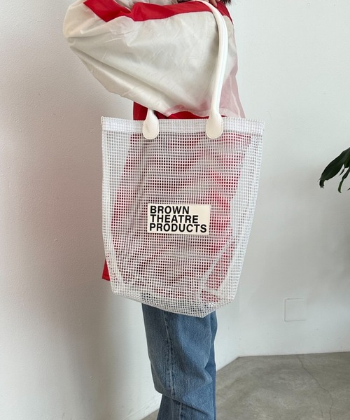 THEATRE PRODUCTS（シアタープロダクツ）の「BROWNネームメッシュトート-M-（トートバッグ・レディース・アイボリー/ブラック・FREE）」の13枚目の写真