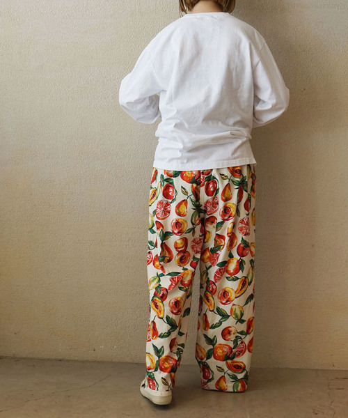 JOURNAL STANDARD LUXE（ジャーナルスタンダード　ラックス）の「プリントリメイクリブロンT TURNS LUCKS（Tシャツ/カットソー・レディース・ベージュ/ネイビー・SMALL/MEDIUM）」の5枚目の写真