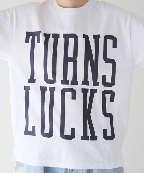 journal standard luxe プリントリメイクリブロンT ロゴ プリントリメイクリブロンT TURNS LUCKS（Tシャツ/カットソー