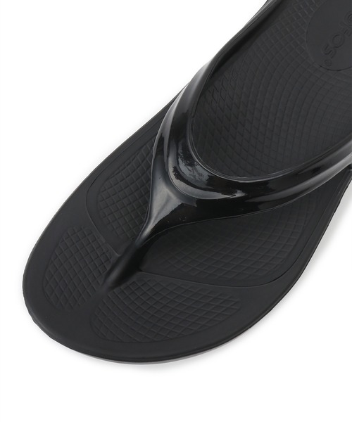 OOFOS（ウーフォス）の「【OOFOS】OOlala リカバリーサンダル（サンダル・レディース・ブラック・23/24/25）」の10枚目の写真