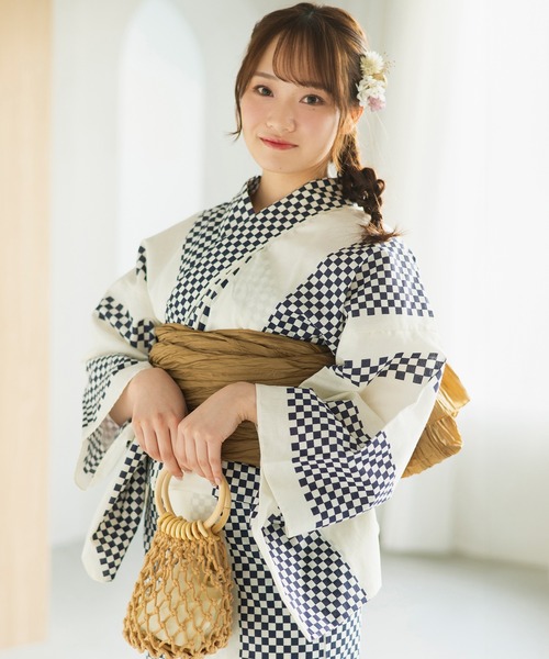 CELEN（セレン）の「【1人で着られる浴衣4点セット】浴衣・兵児帯・腰紐2本《粋な涼風浴衣》（浴衣・レディース・その他5/その他4/その他7/その他6/その他1/その他2/その他3/その他12/その他14/その他8/その他10/その他11/ブルー系/パープル系/ホワイト系2/ホワイト系1・FREE）」の2枚目の写真