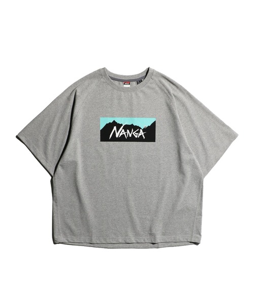 NANGA(ナンガ)の「NANGA / ナンガ ECO HYBRID BOX LOGO LOOSE FIT TEE エコハイブリッド ボックスロゴ ルーズフィットティー(Tシャツ/カットソー・メンズ・ブラック/グレー/ホワイト/イエロー・FREE)」の1枚目の写真