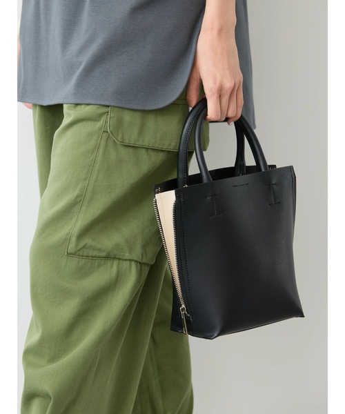 AMERICAN HOLIC(アメリカンホリック)の「サイドZIP2WAY合皮ミニBAG(エコバッグ/サブバッグ・レディース・キャメル/ブラック・FREE)」の5枚目の写真