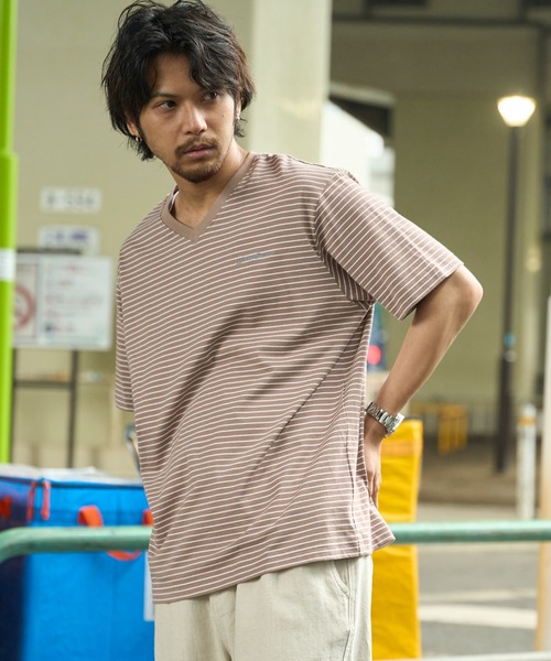 Eddie Bauer(エディーバウアー)の「ランダムボーダー 半袖VネックTシャツ(Tシャツ/カットソー・メンズ・ブラック/ホワイト/ダークベージュ/グレイッシュブルー・S/M/L/XL/XXL)」の3枚目の写真