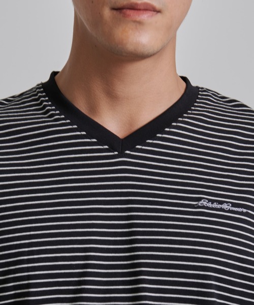Eddie Bauer(エディーバウアー)の「ランダムボーダー 半袖VネックTシャツ(Tシャツ/カットソー・メンズ・ブラック/ホワイト/ダークベージュ/グレイッシュブルー・S/M/L/XL/XXL)」の5枚目の写真