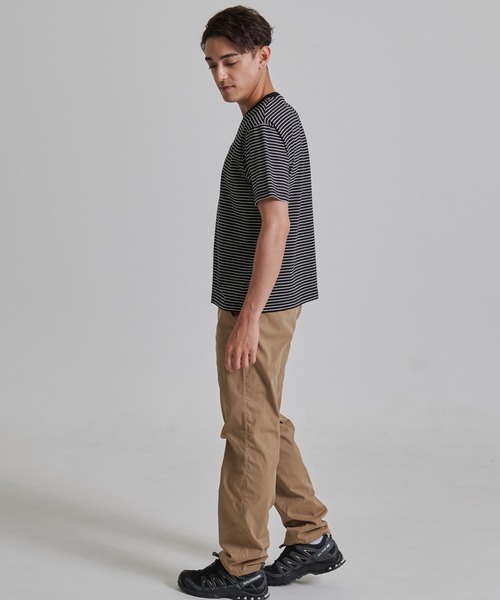 Eddie Bauer(エディーバウアー)の「ランダムボーダー 半袖VネックTシャツ(Tシャツ/カットソー・メンズ・ブラック/ホワイト/ダークベージュ/グレイッシュブルー・S/M/L/XL/XXL)」の9枚目の写真