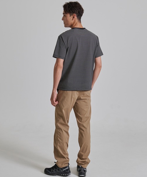 Eddie Bauer(エディーバウアー)の「ランダムボーダー 半袖VネックTシャツ(Tシャツ/カットソー・メンズ・ブラック/ホワイト/ダークベージュ/グレイッシュブルー・S/M/L/XL/XXL)」の10枚目の写真