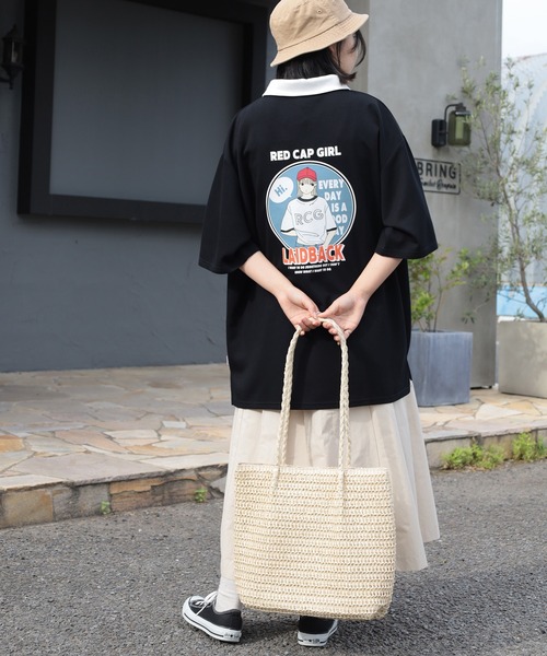 Red Cap Girl（レッドキャプガール）の「【Red Cap Girl／レッドキャップガール】ワンポイント刺繍＆バックBIGガールイラストデザイン ポンチ半袖ハーフジップ/ビッグシルエット/接触冷感（ポロシャツ・メンズ・ホワイト/ブラック/サックスブルー・M/L）」の7枚目の写真