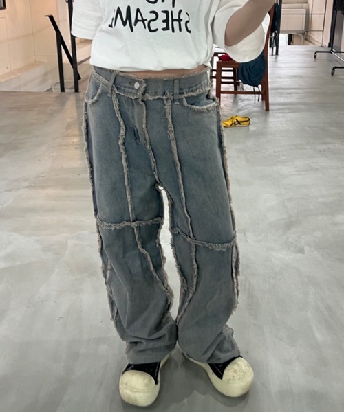 shesame(シーセム)の「フリンジ加工デニム(デニムパンツ・レディース・インディゴブルー・MEDIUM/LARGE)」の1枚目の写真