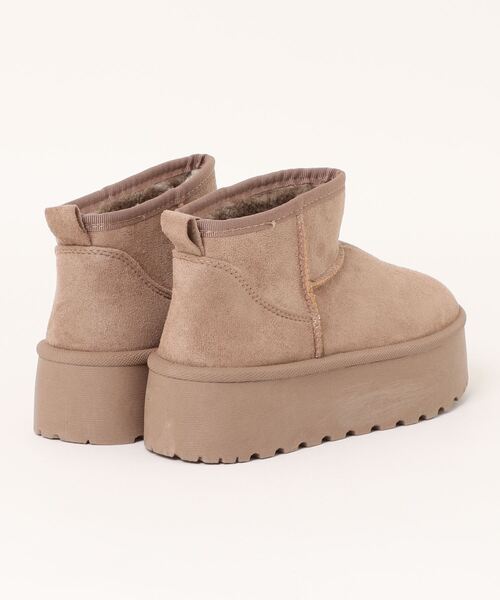Shoes in Closet(シューズインクローゼット)の「【新色追加】軽量厚底 プラットフォーム プレーン ショート丈 ムートンブーツ 6813(ブーツ・レディース・ブラウン系その他/ブラック/ピンク/ライトベージュ・M/S/LL/L)」の5枚目の写真