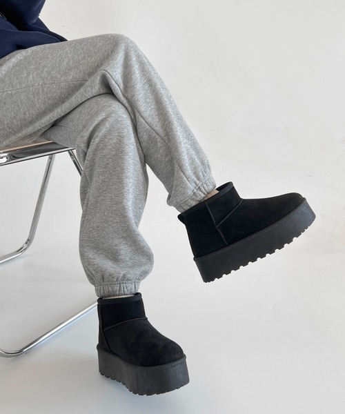 Shoes in Closet(シューズインクローゼット)の「【新色追加】軽量厚底 プラットフォーム プレーン ショート丈 ムートンブーツ 6813(ブーツ・レディース・ブラウン系その他/ブラック/ピンク/ライトベージュ・M/S/LL/L)」の22枚目の写真