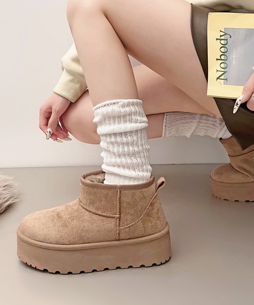 Shoes in Closet(シューズインクローゼット)の「【新色追加】軽量厚底 プラットフォーム プレーン ショート丈 ムートンブーツ 6813(ブーツ・レディース・ブラウン系その他/ブラック/ピンク/ライトベージュ・M/S/LL/L)」の17枚目の写真