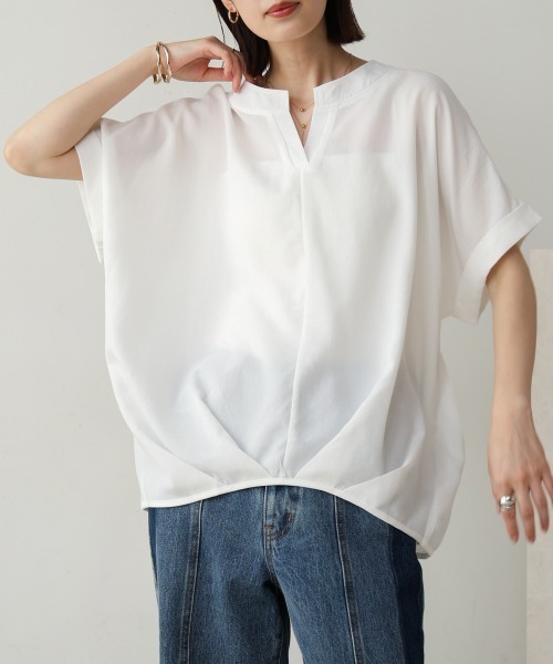 Bou Jeloud（ブージュルード）の「麻ライクキーネックブラウス（シャツ/ブラウス・レディース・イエロー/ネイビー/グリーン/ホワイト・FREE）」の2枚目の写真