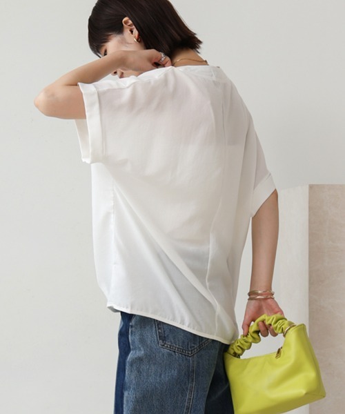 Bou Jeloud（ブージュルード）の「麻ライクキーネックブラウス（シャツ/ブラウス・レディース・イエロー/ネイビー/グリーン/ホワイト・FREE）」の10枚目の写真