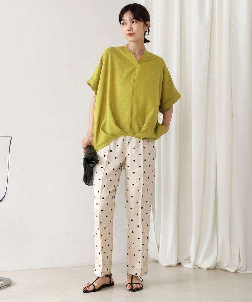 Bou Jeloud（ブージュルード）の「麻ライクキーネックブラウス（シャツ/ブラウス・レディース・イエロー/ネイビー/グリーン/ホワイト・FREE）」の15枚目の写真