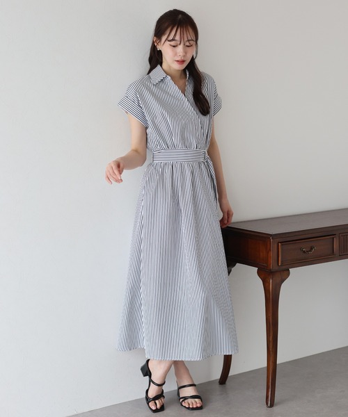 BLUEEAST（ブルーイースト）の「《お気に入り1.6万人突破！》カシュクールシャツワンピース（ワンピース・レディース・ネイビー/モカ/サックスブルー/ブラック/ブラック系/ネイビー系/チャコールグレー・MEDIUM）」の2枚目の写真