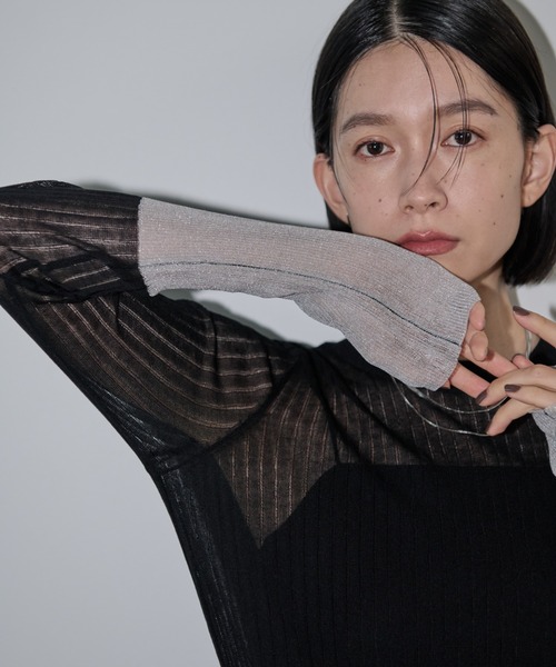 Shelly island（シェリーアイランド）の「袖ラメ配色シアーニット（ニット/セーター・レディース・ブラック/ブラウン/グレー/その他・FREE）」の7枚目の写真