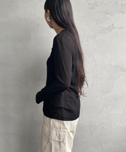 JEANS FACTORY Clothes（ジーンズファクトリークローズ）の「[Jeans Factory Clothes/ジーンズファクトリークローズ] クルーネック ロングスリーブシアーカットソー（Tシャツ/カットソー・レディース・ブラック/オフホワイト/サックスブルー/イエロー/オレンジ・F）」の22枚目の写真