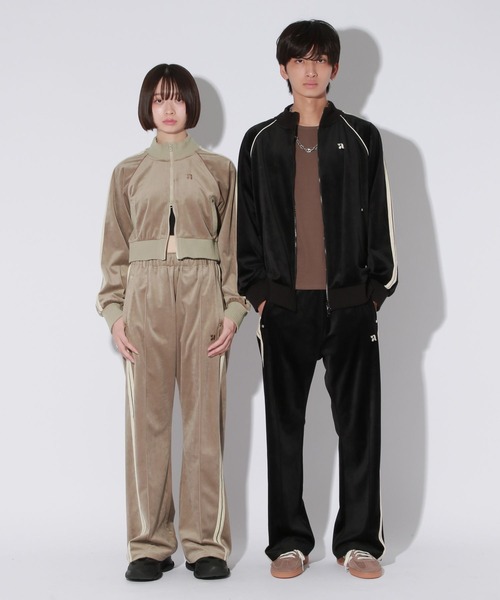Anui（アニュイ）の「【UNISEX/2サイズ展開】マットベロアトラックパンツ（スウェットパンツ・レディース・ブラック/モカ・SMALL/MEDIUM）」の3枚目の写真