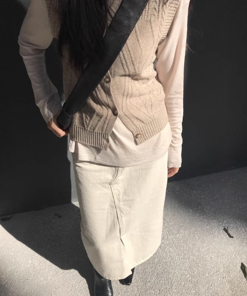tageechita(タジチタ)の「【TAGEECHITA】フロントスリット Iラインロングスカート(デニムスカート・レディース・オフホワイト・XS/S/M/L)」の12枚目の写真