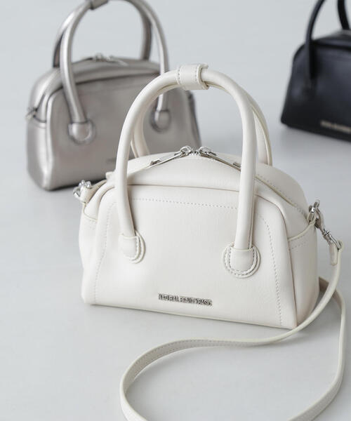 NATURAL BEAUTY BASIC（ナチュラルビューティーベーシック）の「◇ 【Oggi掲載】【美人百花掲載】タイニーシュリンクソフトボストンバック（ボストンバッグ・レディース・ブラック/ガンメタ/オフホワイト・ﾌﾘ-）」の2枚目の写真