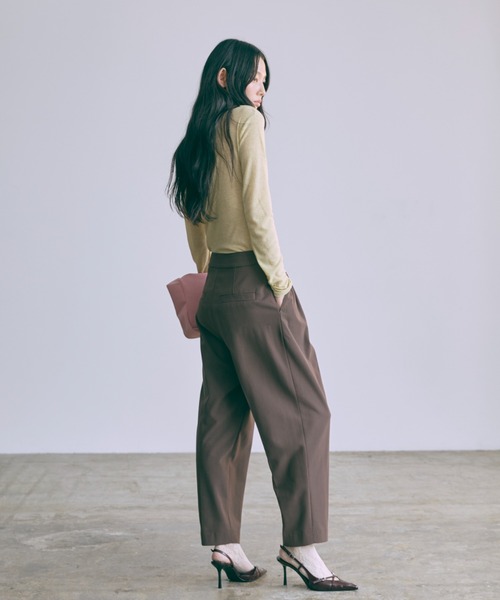 EN NEUME(エンノイム)の「Barrel Leg Pants / バレルレッグパンツ(その他パンツ・レディース・ブラック/ブラウン・0/1)」の21枚目の写真