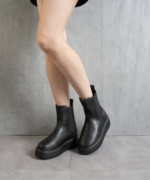 Fabby fabby（ファビィーファビィー）の「トラックソールワイドサイドゴアショートブーツ（ブーツ・レディース・ブラック/シルバー・SMALL/LARGE/MEDIUM）」の19枚目の写真