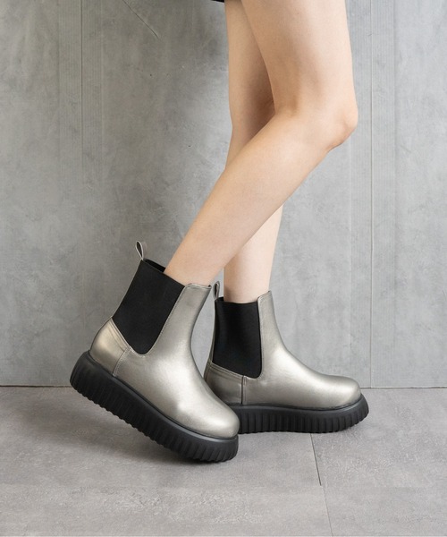 Fabby fabby（ファビィーファビィー）の「トラックソールワイドサイドゴアショートブーツ（ブーツ・レディース・ブラック/シルバー・SMALL/LARGE/MEDIUM）」の12枚目の写真