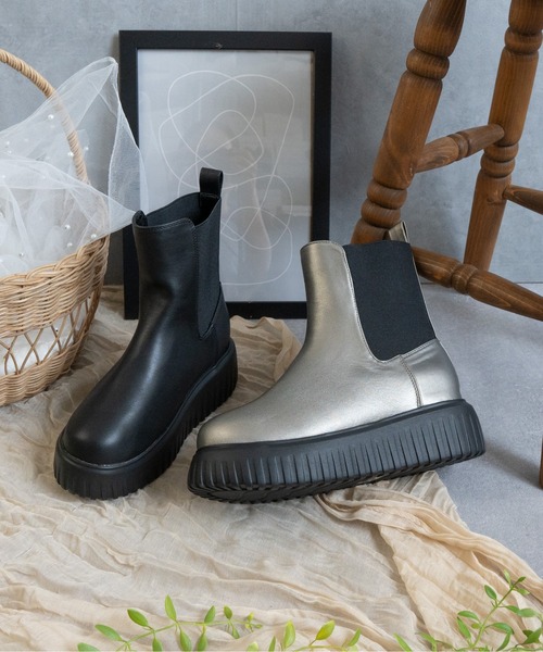 Fabby fabby（ファビィーファビィー）の「トラックソールワイドサイドゴアショートブーツ（ブーツ・レディース・ブラック/シルバー・SMALL/LARGE/MEDIUM）」の13枚目の写真