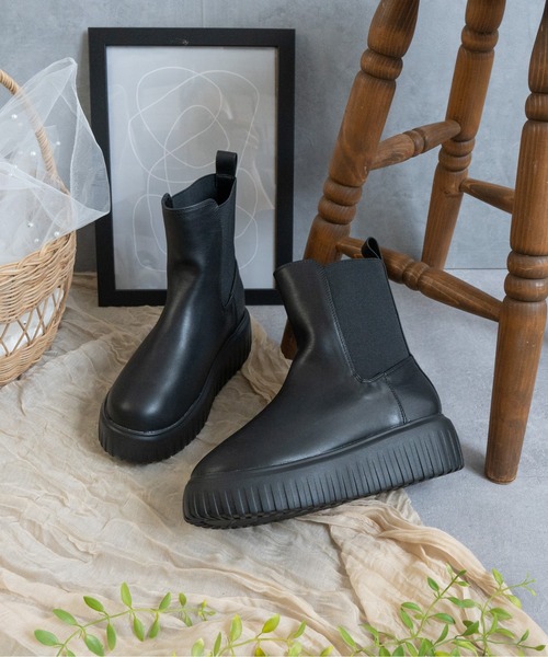 Fabby fabby（ファビィーファビィー）の「トラックソールワイドサイドゴアショートブーツ（ブーツ・レディース・ブラック/シルバー・SMALL/LARGE/MEDIUM）」の14枚目の写真